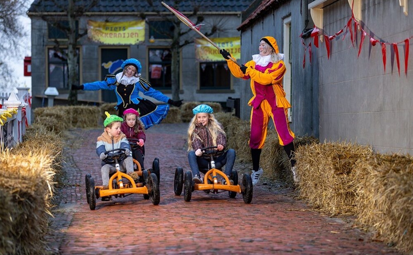 Skelterrace tijdens pietendorp.