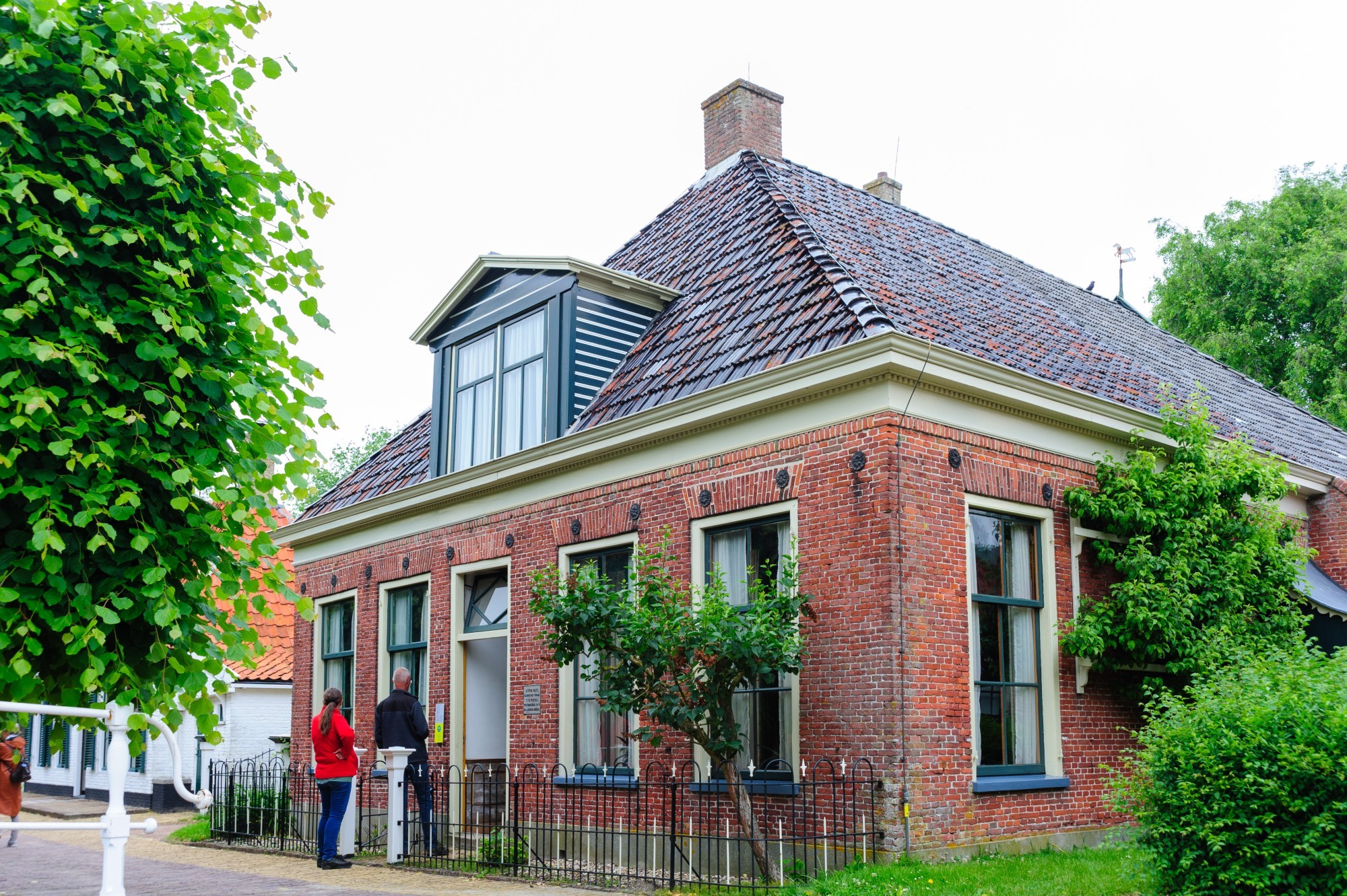 De boerenleenbank vanaf de buitenkant