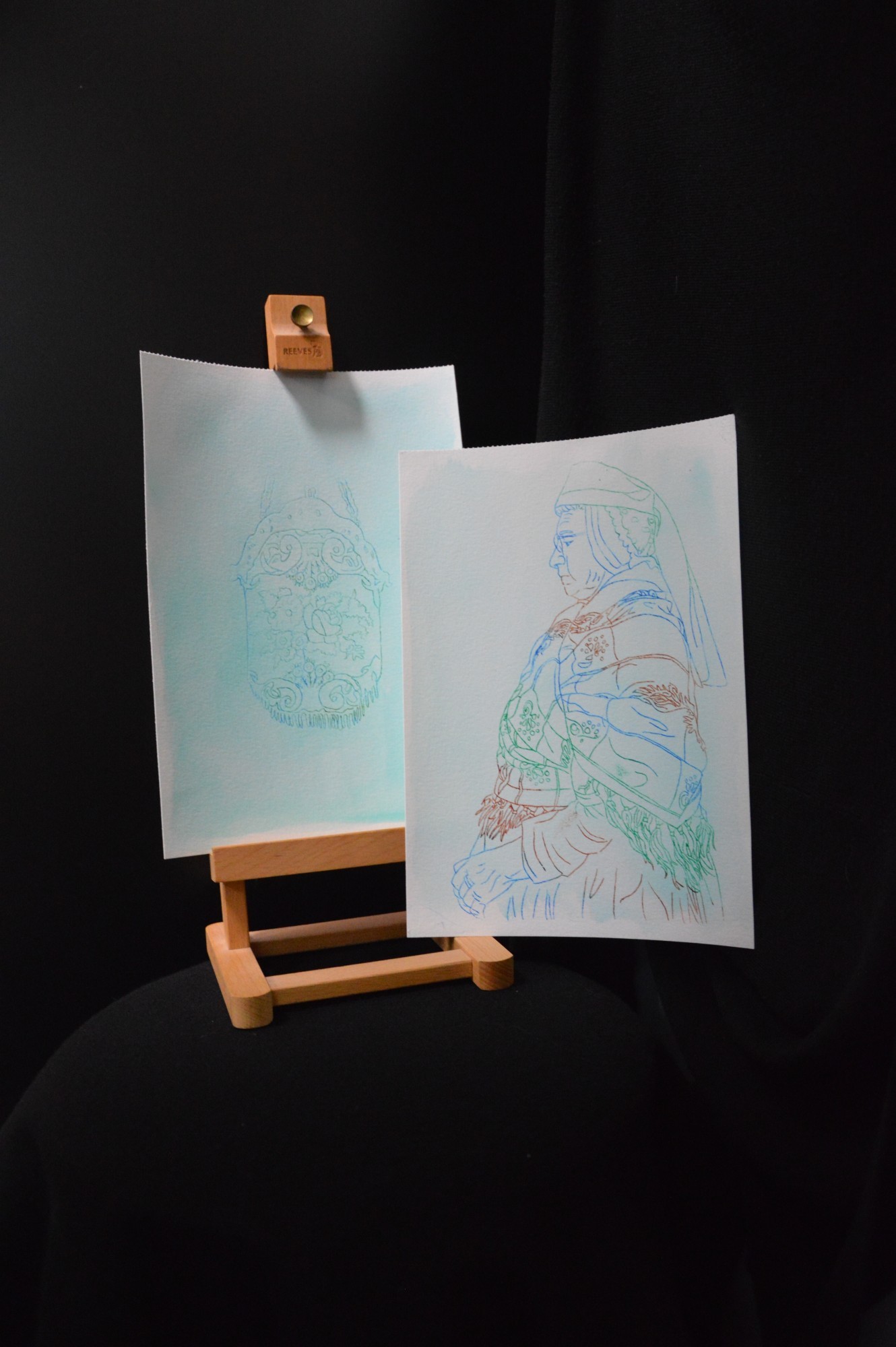 Twee kunstwerken staan op schildersezels