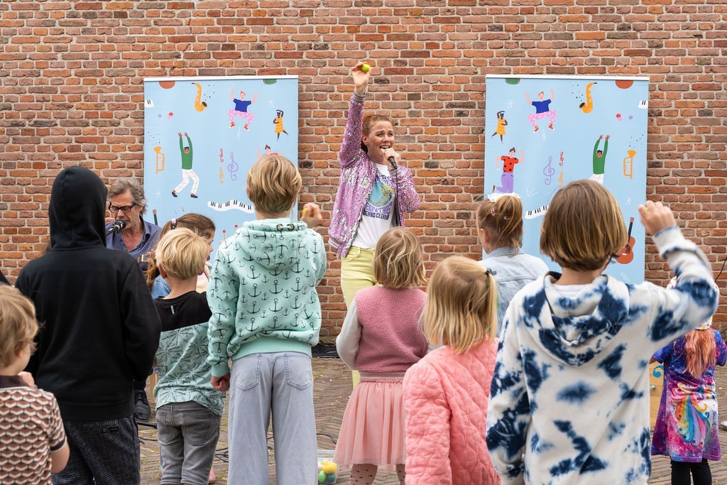 Foto van optreden voor kinderen